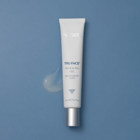 nu-skin-ageloc-tru-face-revealing-gel-polyhydroxy-acids-texture-aerial-lifestyle-image