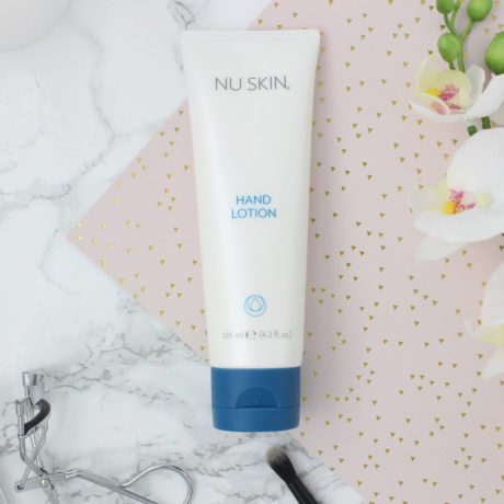 nu-skin-hand-lotion-lifestyle-image