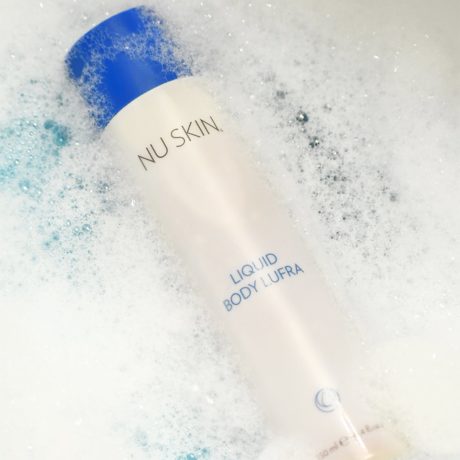 nu-skin-liquid-body-lufra-product-lifestyle-image