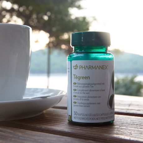 pharmanex-tegreen-30-cup-product-lifestyle-image